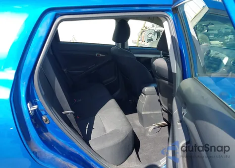 2010 Toyota Matrix S z USA, uszkodzony, nr VIN 2T1KE4EE8AC045149